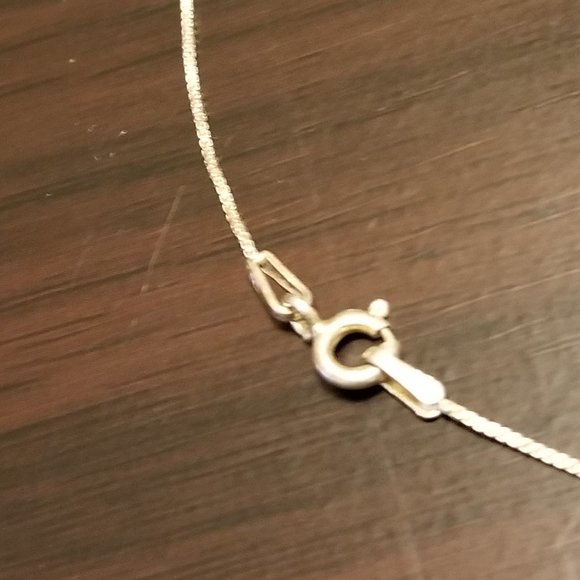 Strength Necklace - Picture 4 of 4